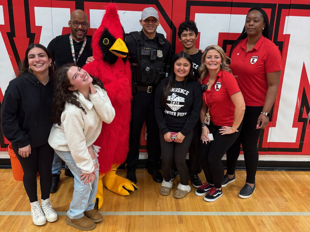 Steve Austin with LHS students and staff